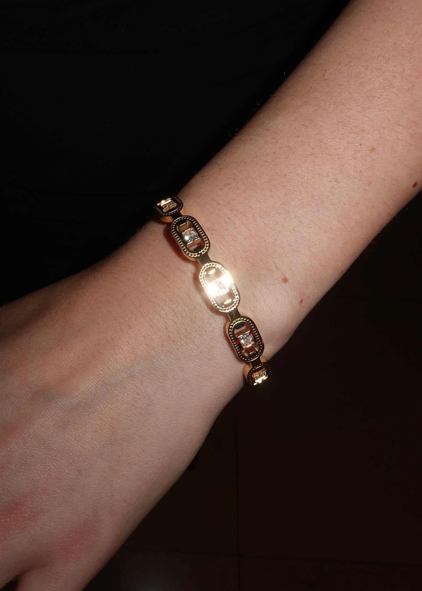 Xenia Bangle Gold