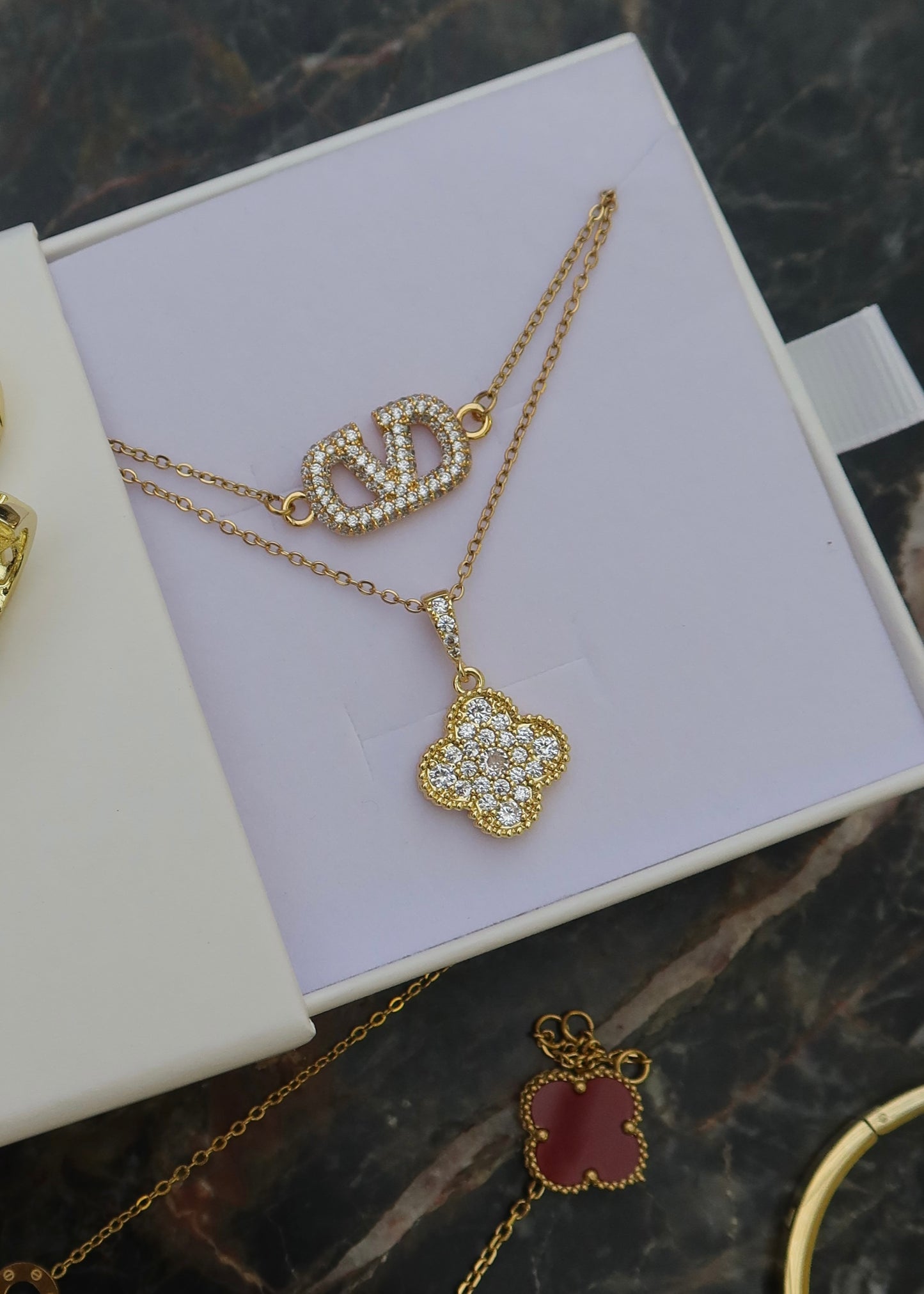 Valencia Gemmed Necklace Gold